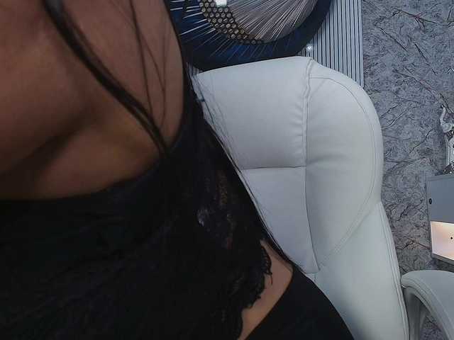 Octaviarouse's BongaCams show and profile