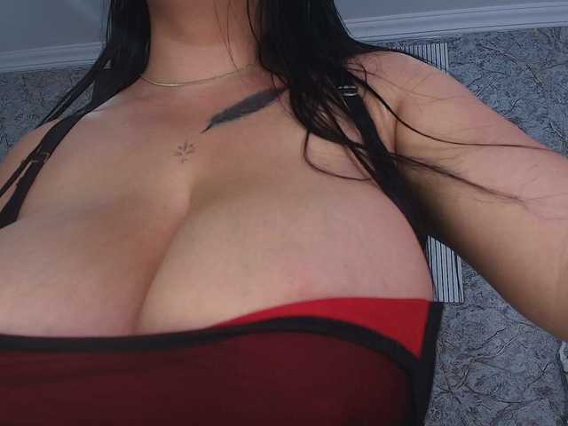 Octaviarouse's BongaCams show and profile