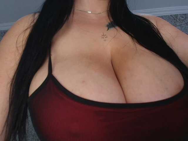 Octaviarouse's BongaCams show and profile