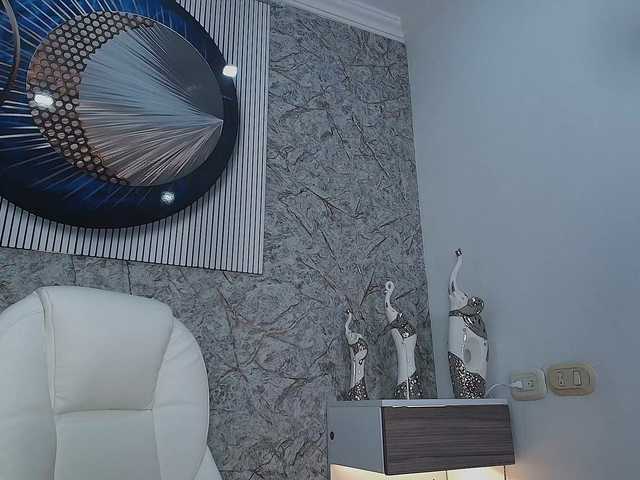 Octaviarouse's BongaCams show and profile