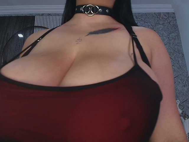 Octaviarouse's BongaCams show and profile