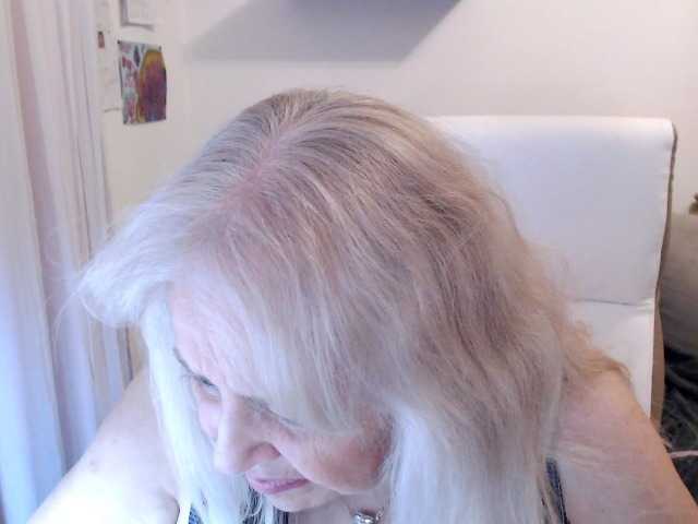 SusiLife's BongaCams show and profile