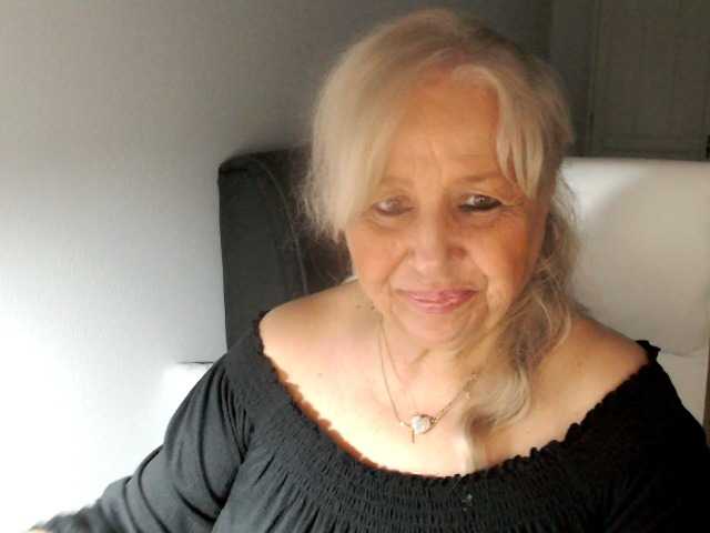 SusiLife's BongaCams show and profile