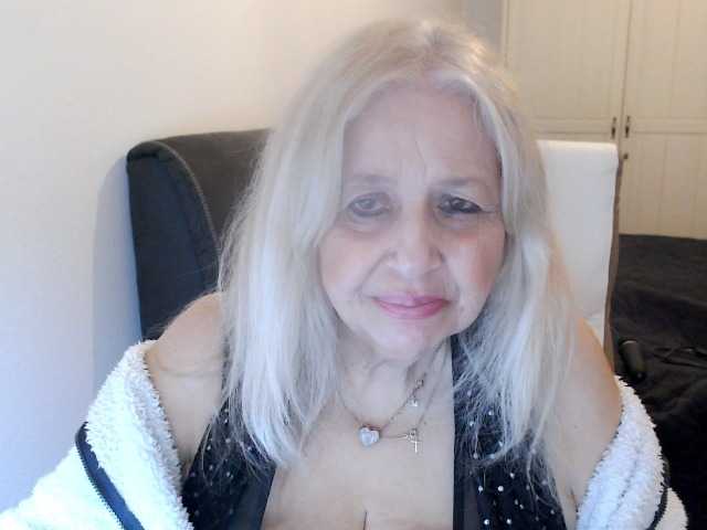 SusiLife's BongaCams show and profile