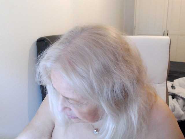 SusiLife's BongaCams show and profile