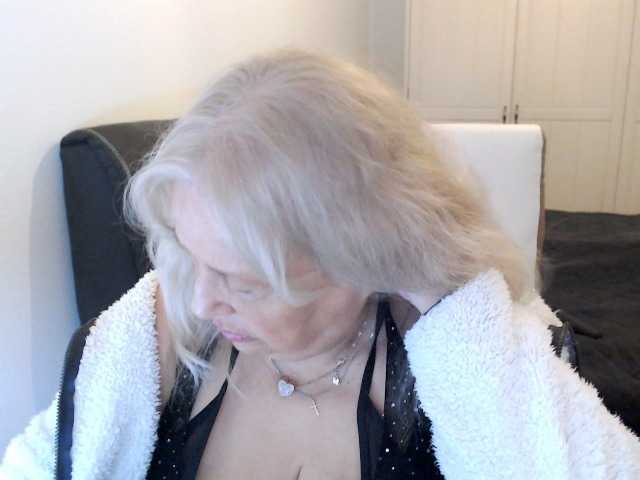 SusiLife's BongaCams show and profile