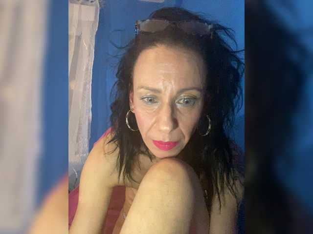 Mimi44's BongaCams show and profile