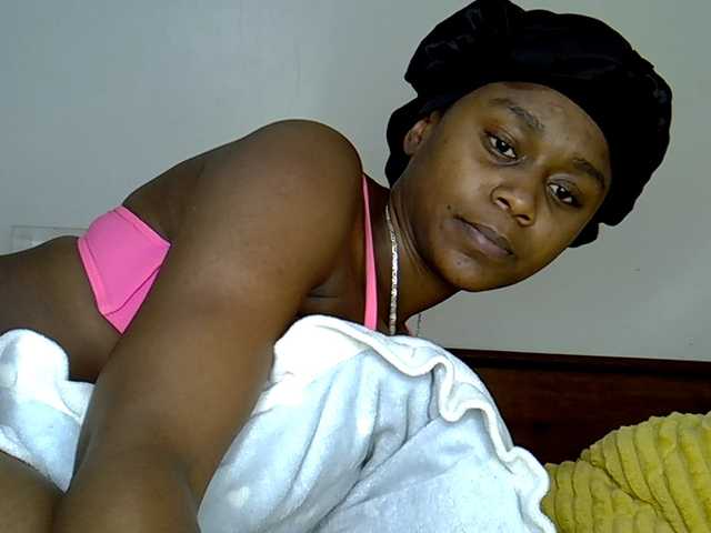 MDIVAH's BongaCams show and profile