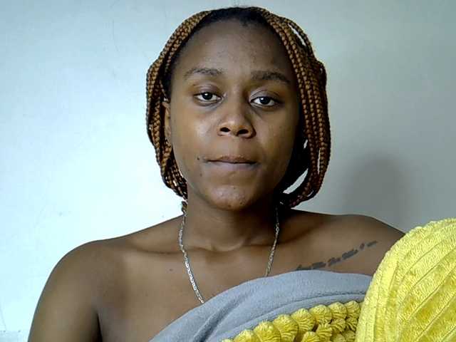 MDIVAH's BongaCams show and profile