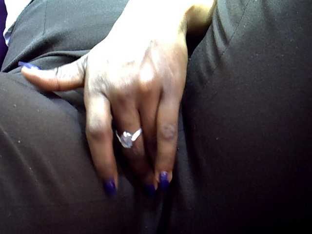 MDIVAH's BongaCams show and profile