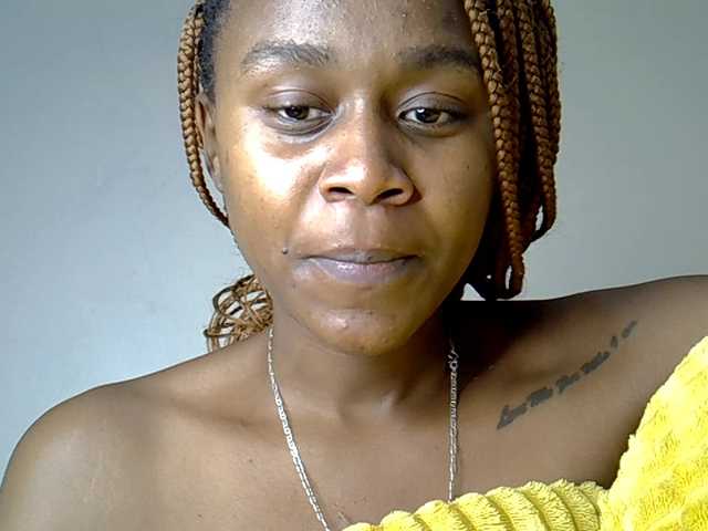 MDIVAH's BongaCams show and profile