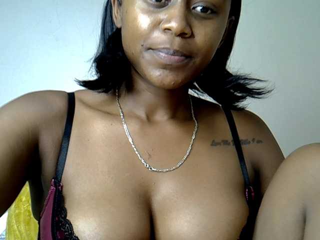 MDIVAH's BongaCams show and profile
