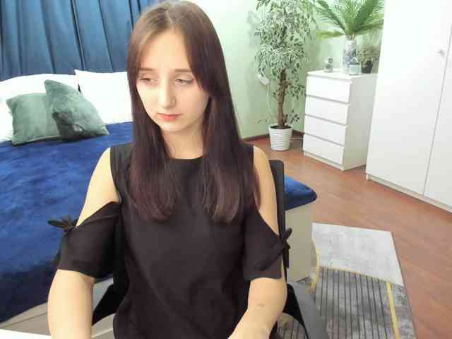 JulietMonli webcam