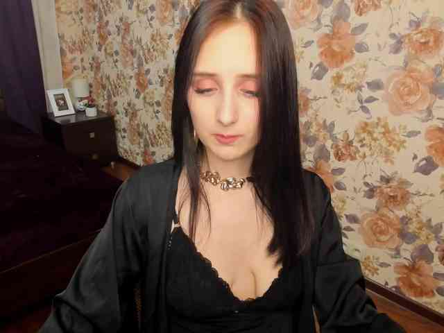JulietMonli webcam