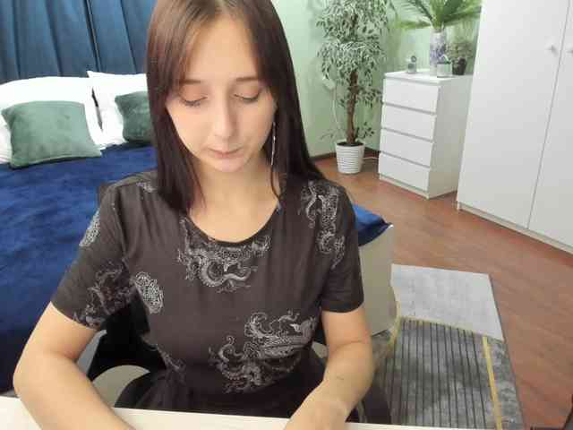 JulietMonli webcam
