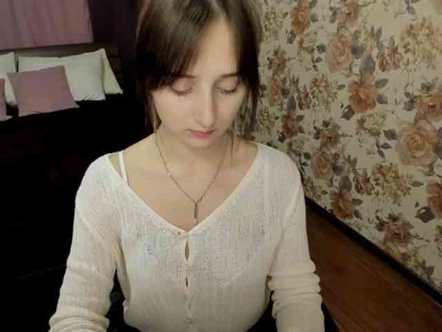 JulietMonli webcam