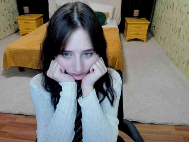 JulietMonli webcam