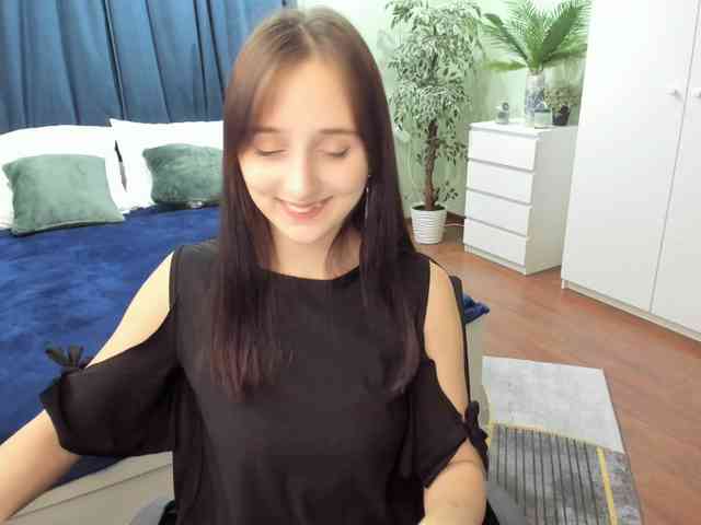 JulietMonli webcam