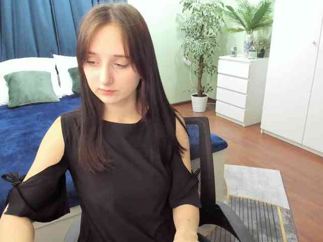 JulietMonli webcam