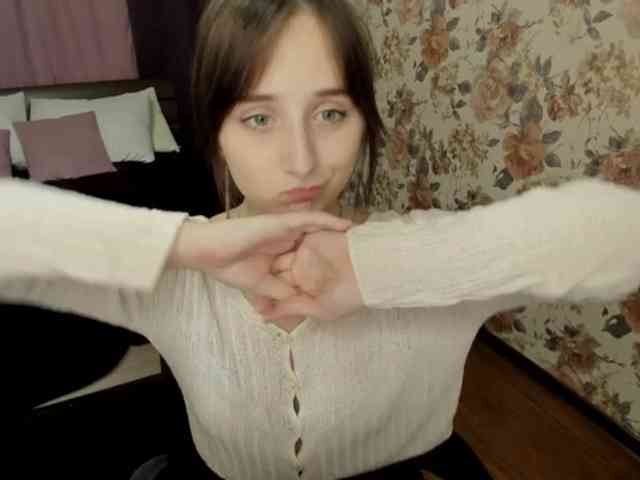 JulietMonli webcam
