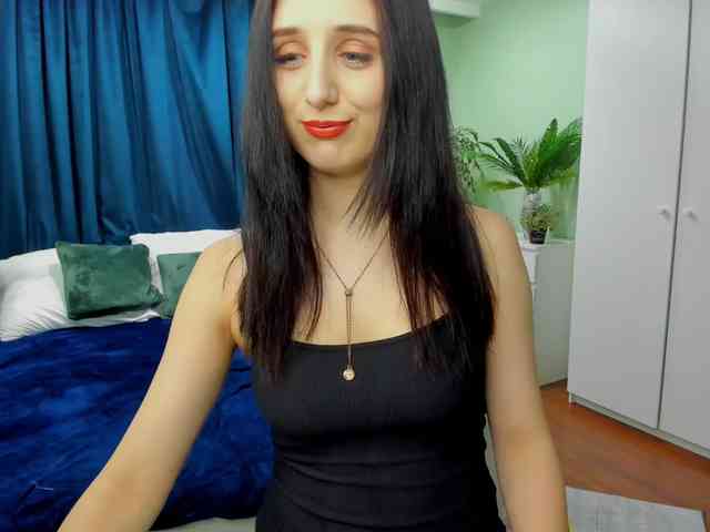 JulietMonli webcam