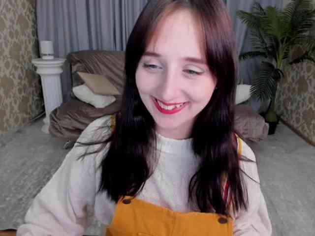 JulietMonli webcam