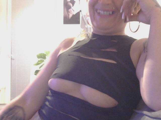 Messi001's BongaCams show and profile