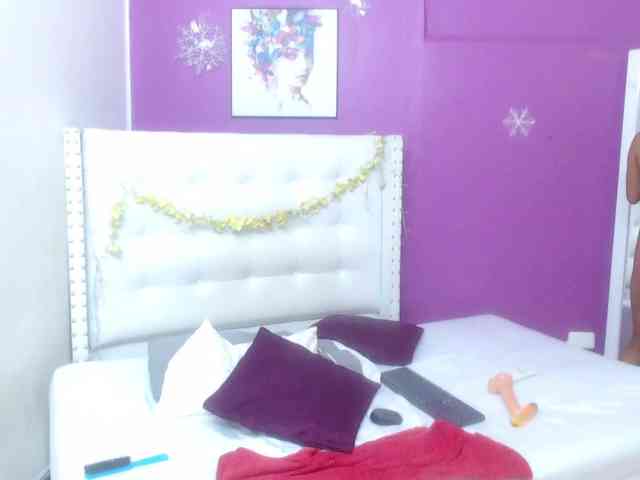 tiny-sarah1 webcam