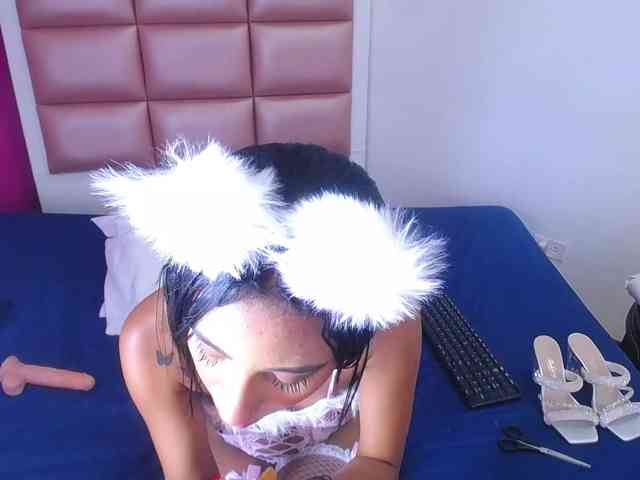 tiny-sarah1 webcam