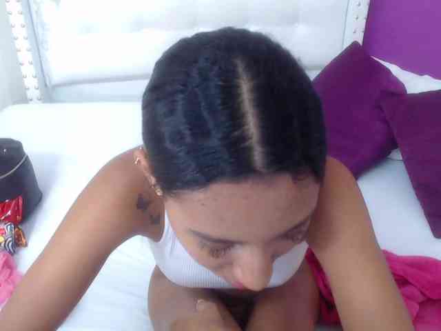 tiny-sarah1 webcam