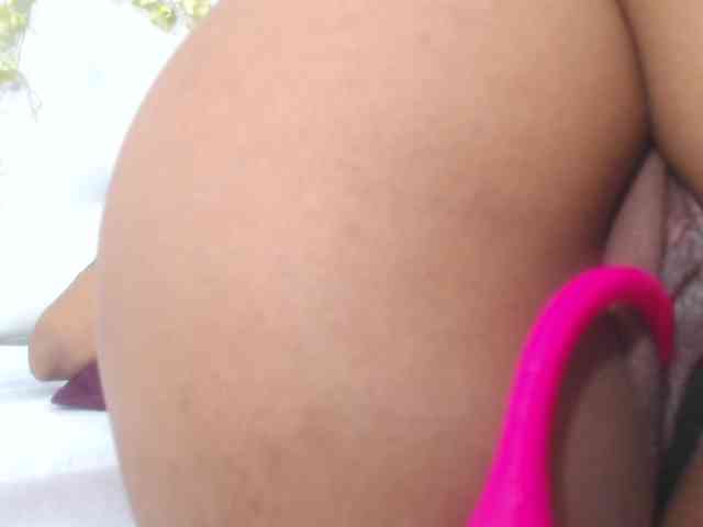 tiny-sarah1 webcam