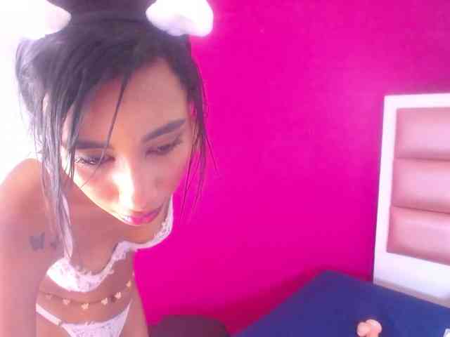 tiny-sarah1 webcam