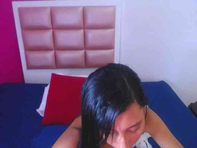 tiny-sarah1 webcam
