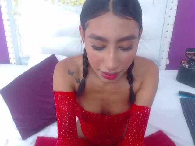 tiny-sarah1 webcam