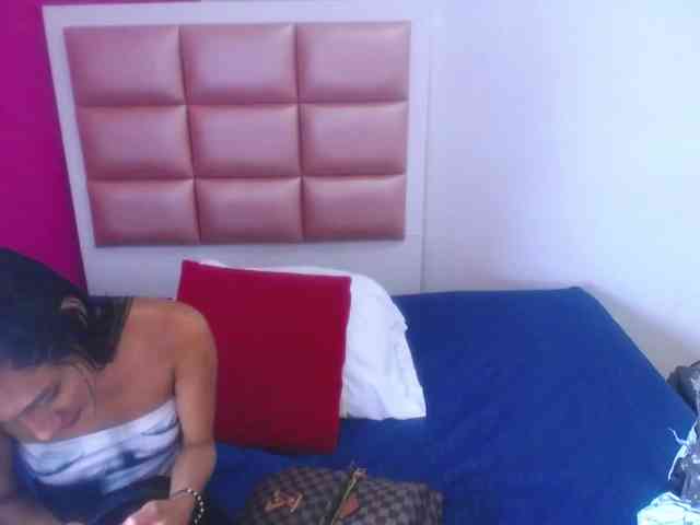 tiny-sarah1 webcam