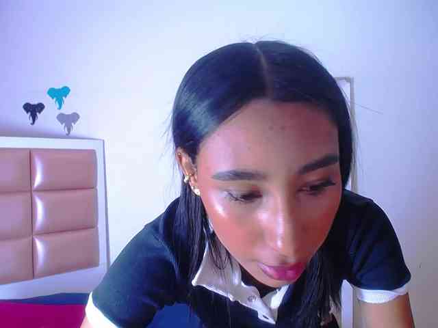 tiny-sarah1 webcam