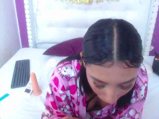 tiny-sarah1 webcam