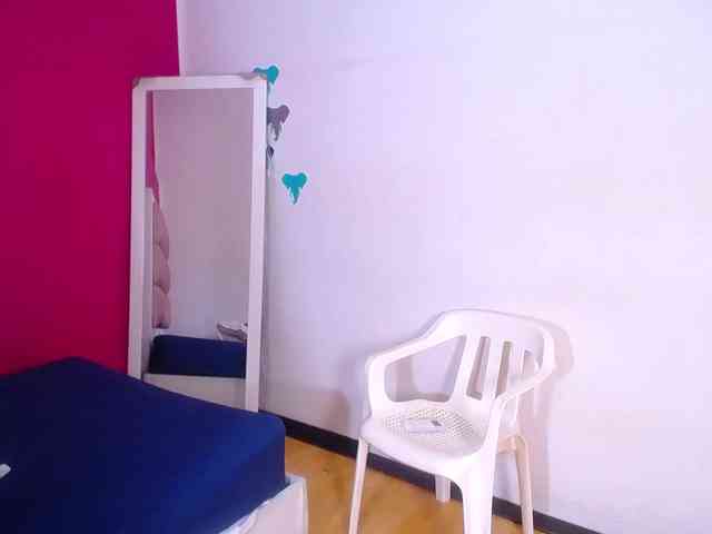 tiny-sarah1 tiny-sarah1