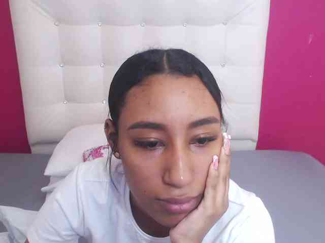 tiny-sarah1 webcam