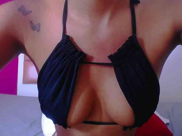 tiny-sarah1 webcam