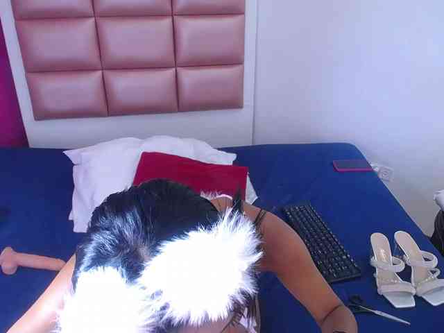 tiny-sarah1 webcam