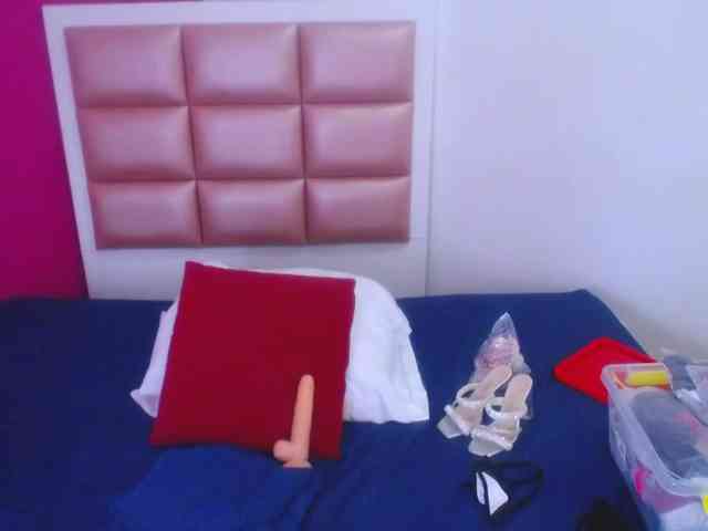 tiny-sarah1 webcam