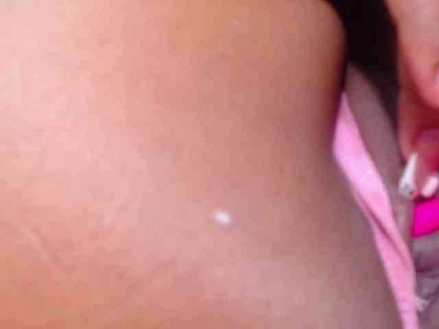 tiny-sarah1 webcam