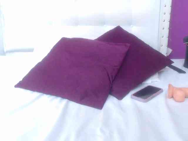 tiny-sarah1 webcam