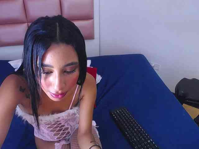 tiny-sarah1 webcam