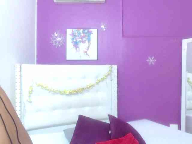 tiny-sarah1 webcam