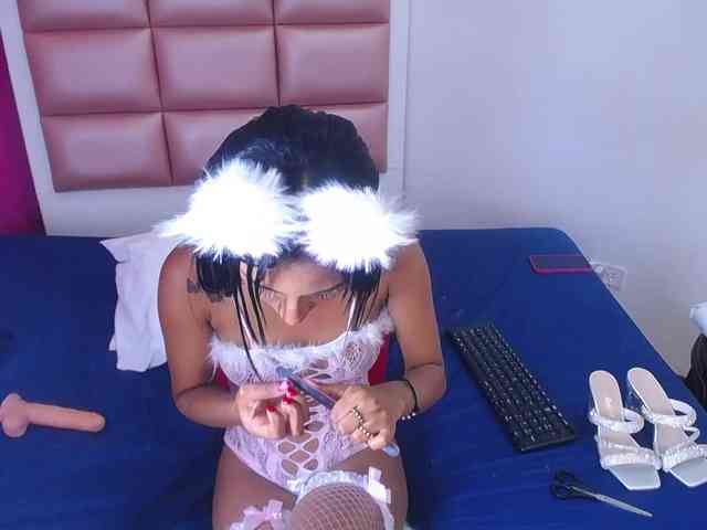 tiny-sarah1 webcam