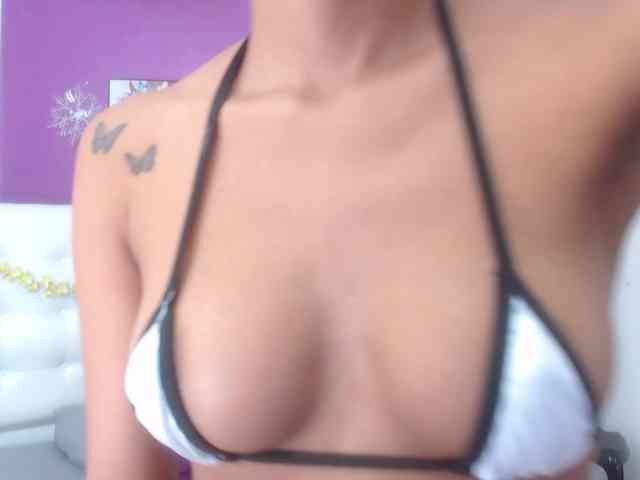 tiny-sarah1 webcam