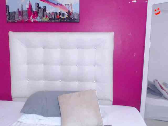 tiny-sarah1 webcam