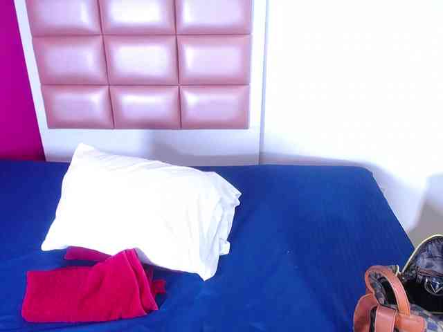 tiny-sarah1 webcam